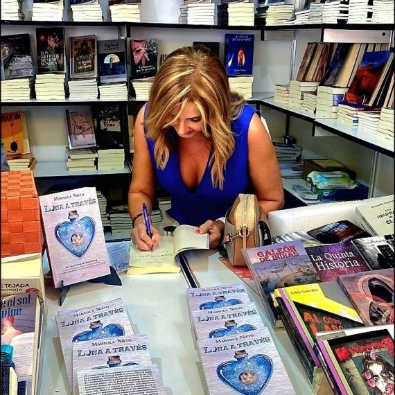 firmando-libro